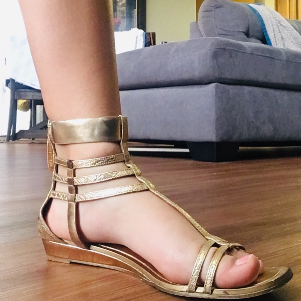 BCBG MAXAZRIA Golden Sandals